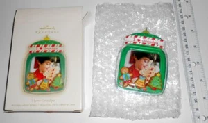 HALLMARK KEEPSAKE I LOVE GRANDPA CHRISTMAS ORNAMENT PICTURE FRAME - NEW IN BOX - Picture 1 of 3