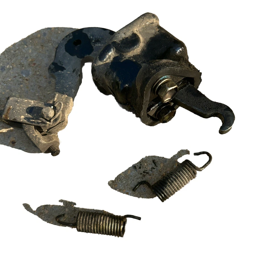 1999 TOYOTA 4RUNNER V6 2WD PARKING BRAKE LEFT REAR BRACKET BOOT SPRINGS OEM — 第 1/2 张图片