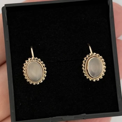 Pendientes solitarios vintage de oro amarillo de 9 quilates con piedra lunar atornillada Foto 1 de 4