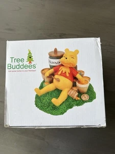 Tree Buddees Svenuto Pooh ~ Divertente statuina Winne The Pooh aveva troppo coniglio - Foto 1 di 6