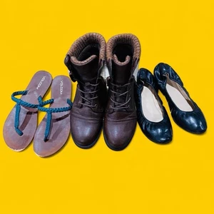 Pacchetto di 3 paia di scarpe da donna stivali, ballerine, sandali taglia 11 - Foto 1 di 5