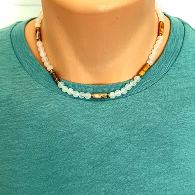 Collar de cuentas de ágata de encaje blanco y jade loco para hombre Foto 1 de 3