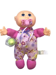 Kohlpflaster Baby angenähter Schläfer & Schnuller mit Flasche 10 Zoll tolles erstes Baby - Bild 1 von 5