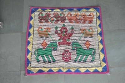 复古手工串珠五颜六色的甘尼萨勋爵、马和狮子部落壁挂 — 第 1/4 张图片