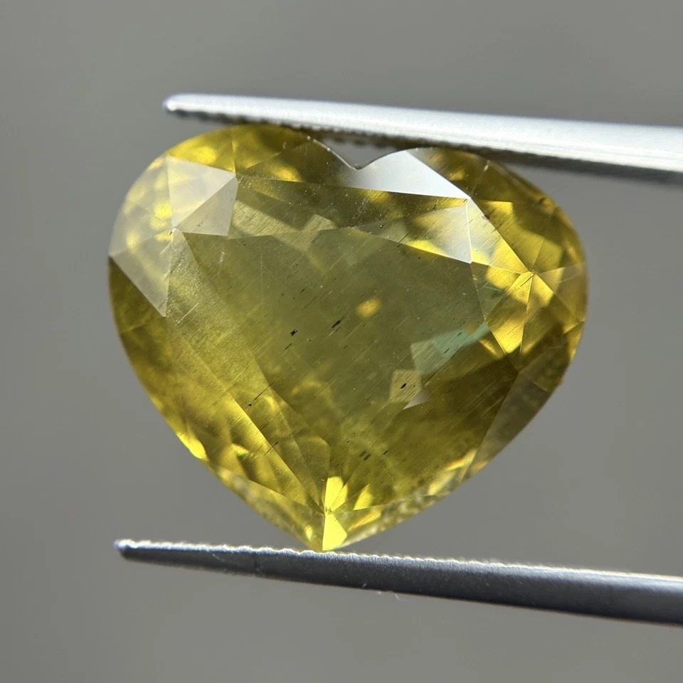 Apatita verde 23,95 quilates - Corte corazón natural - Piedras preciosas sueltas - Video ref Foto 1 de 1