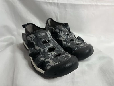 KEEN Little Boys Size 1 Washable Sandals Water Shoes Black Gray Vacation Outdoor - Image 1 of 4