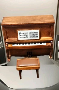 Miniature Singing Piano & Stool for 1:6 1:12 Dollhouse Instrument Ornament - Picture 1 of 7