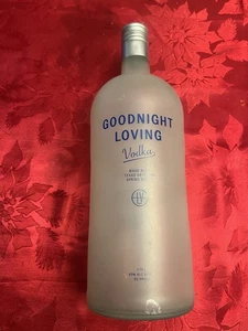 Botella vacía de vodka Goodnight Loving - Imagen 1 de 4