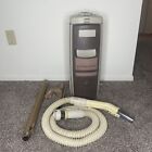 Electrolux L-E Canister Vacuum incomplete