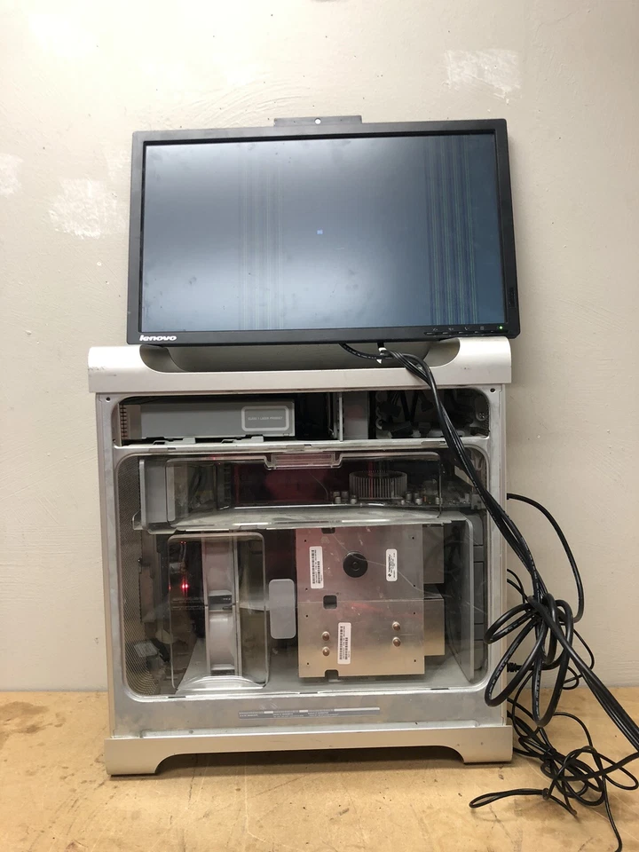 Apple POWER MAC G5 (Model: A1047/EMC No.1969C)  With Power Cord Missing Hdd - Image 1 of 4