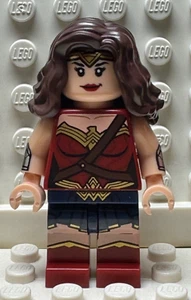 Lego DC Super Heroes Wonder Woman Minifigure sh0221 From Sets 76046, 76087 - Picture 1 of 2