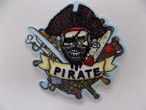 APPLICAZIONE PATCH TOPPA TERMOADESIVA SPORTIVA UOMO TESCHIO PIRATE AZZURRO - Picture 1 of 1