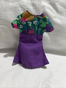 Abbigliamento bambola Barbie vintage viola e stampa floreale top, vestito lunghezza ginocchio - Foto 1 di 4