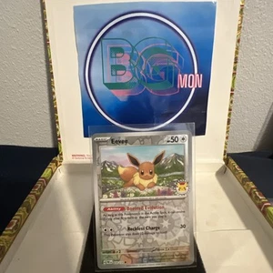 Eevee - Prismatic Evolutions 2025 Pokemon Day Promo mit Münze - Bild 1 von 7
