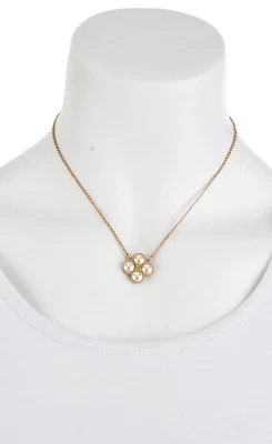 Colar Pingente Trevo de Pérolas Tory Burch Novo com etiquetas – Corrente em Tom Dourado com Detalhe de Logotipo - Imagem 1 de 4