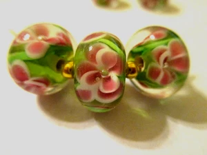 10 raffinierte grün & rosa floral Blume 13 x 9 mm Lampwork Glasperlen AGL - Bild 1 von 3