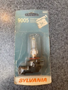 Lampadina faro SYLVANIA 9005 prestazioni standard BP Basic 04613531763 - Foto 1 di 3