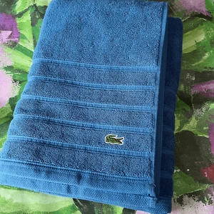 Lacoste Croc Towel Blue Striped Ocean 30x54 NEW - Picture 1 of 5