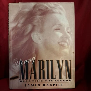 Young Marilyn: Becoming the Legend von James Haspiel (1995, Hardcover) - Bild 1 von 14