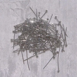 A241 - LOT DE 100 TIGES CLOUS TÊTE RONDE BILLE 20MMx0,4MM LAITON ARGENTÉ GRIS - Imagen 1 de 3