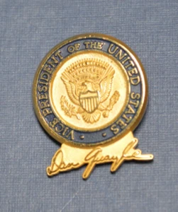 Vice President Dan Quayle Pin With Box - Picture 1 of 4