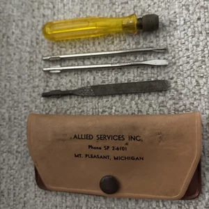 Set cacciaviti pubblicitari Allied Services Inc Mt Pleasant Mi in busta anni '50 - Foto 1 di 3