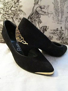  VINTAGE  ~RACE BRAND~  BLACK SUEDE PUMPS Ornate  METAL TOE & HEEL  Japan SZ 23 - Picture 1 of 10