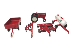 ERTL 1/32 International Wide Front Tractor w/Wagon Plow Fertilizer Tank & Disk - Picture 1 of 24