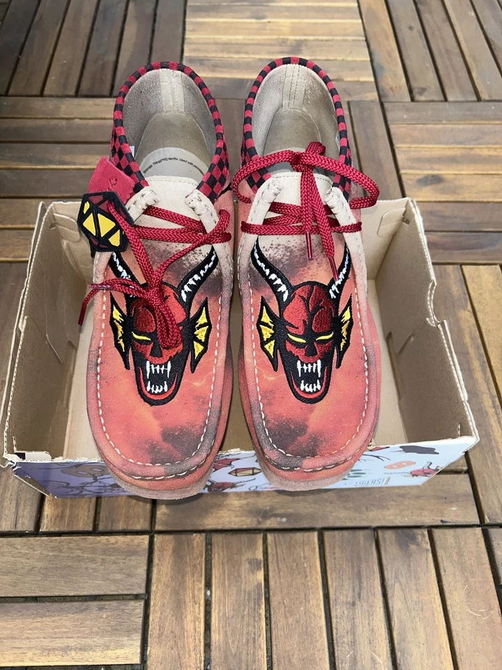 Rare Clarks Originals Wallabee Evo Stranger Things Hellfire Club Men's Size 11