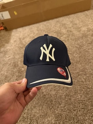 New York Yankees Hat Strapback Twins Enterprise Blue/White  - Image 1 of 4