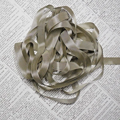 Vintage Seam Binding Ribbon 5 Yards Woven Edge Rayon Sewing Trim "Oregano" - Image 1 of 4