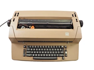 Vintage IBM Correcting Selectric II 2 Electric Typewriter FOR PARTS - Picture 1 of 6