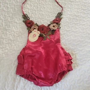 Mädchen 3y rot Satin 1 Stück Strampler Spitze Blumen Weihnachten Urlaub Rüschen Po Fushi  - Bild 1 von 9
