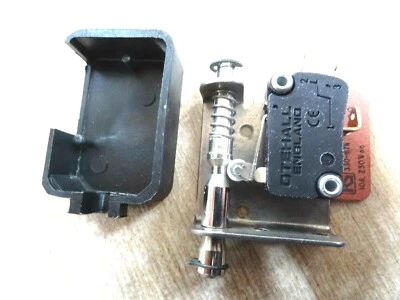 V3 door interlock switch RS-330-676 ITW 736020/414002 cupboard light switch  - Image 1 of 4