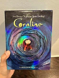 Coraline Limited Edition Blu-Ray Gift Set w/ Postcards Booklet 3D RARE - Picture 1 of 11