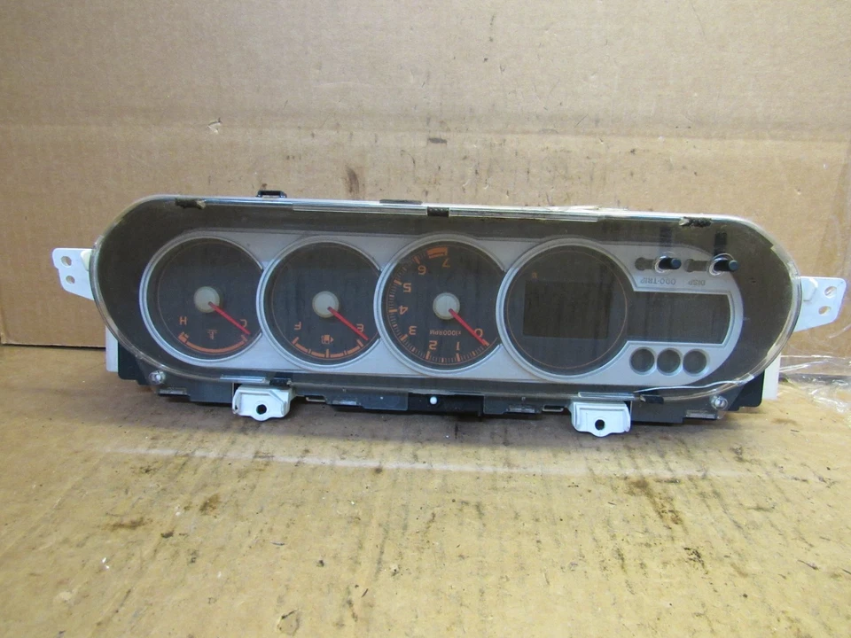 2009 2010 年丰田 Scion XB 速度计集群原始设备制造商 109797 英里 — 第 1/4 张图片