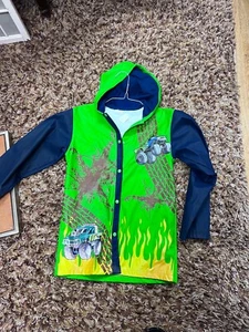 Boy, permeable Coat,Green,Size M/L, waterproof hood, long sleeve button.! - Picture 1 of 7
