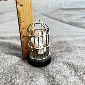 Harry Potter Hedwig Owl Ornamento en Jaula 3 pulgadas Coleccionable Fantasía Varita Mágica - Imagen 1 de 6