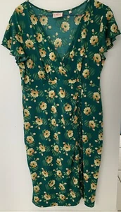 Leona Edmiston dress size 12 faux wrap flutter sleeves green floral stretch - Picture 1 of 7