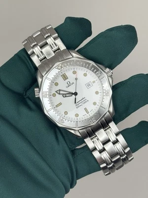 OMEGA Seamaster 2542.20.00 41MM White Wave Dial - Watch & Box - Image 1 of 4