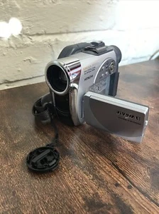 Untested Hitachi DZ-MV780A 1.3MP Mega Pixel 240x Digital Zoom DVD Camcorder - Picture 1 of 8