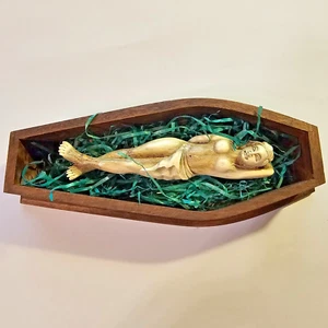 Tödlein talla fina cámara milagrosa Memento Mori en ataúd de madera 18 cm - Imagen 1 de 8