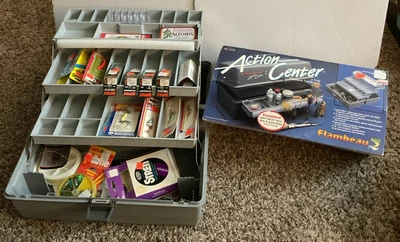Caja de aparejos vintage Flambeau Action Center 3 niveles 7”x 7”x 13” + aparejos (rapala)😊 Foto 1 de 4