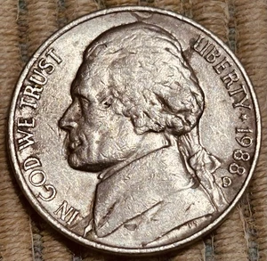 ⚜️1988 D   Jefferson Nickel With mulitiple errors.. Long Arc at Reverse & Mouth - Picture 1 of 12