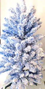KRINGLE EXPRESS BLUE/WHITE PRE-LIT FLOCKED TINSEL XMAS TREE~32"~NEW IN BOX - Picture 1 of 13