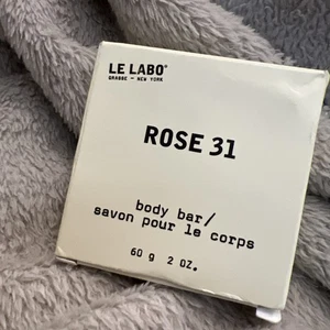 Le Labo Rose 31 Soap Boxed 2 oz / 60g Body Bar (1) Savon Pour Le Corps Fairmont - Picture 1 of 1