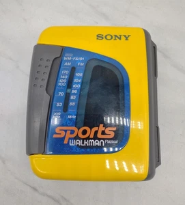 Reproductor de radio casete Walkman Sony Sports WM-FS191 solo para piezas - Imagen 1 de 10
