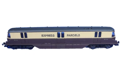 Lima HO Gauge Express Parcels Diesel Powered GWR Rail Car 34 - Image 1 of 4