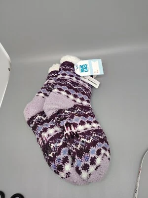 Muk Luks Size S/M 6-8 Infused With Shea Butter W/ Rubber Grips Warm Fuzzy Winter - Image 1 of 4