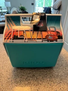 Playmates Igloo | Super Bowl LVII Champions Kansas City Chiefs 7Qt 6L 9 Cans NEW - Picture 1 of 3